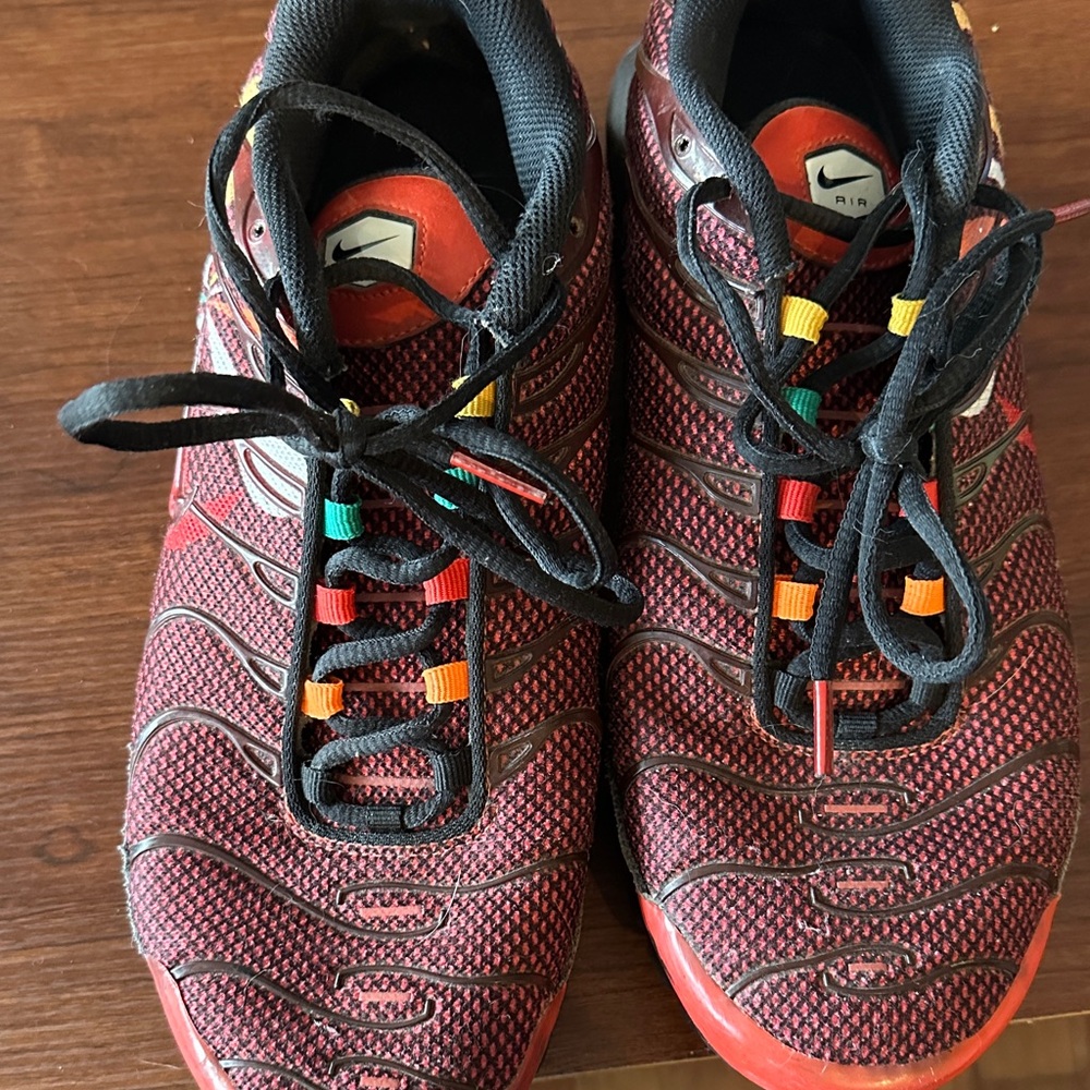 Nike Multicolor Accented Red Sneakers 9